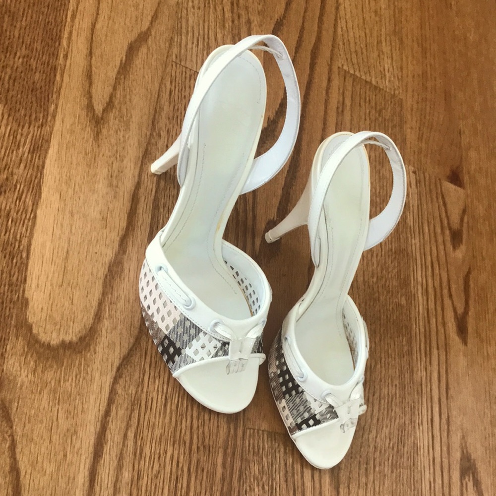 New Burberry white check sandal, 7.5